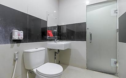 RedDoorz Plus @ Tuparev Cirebon