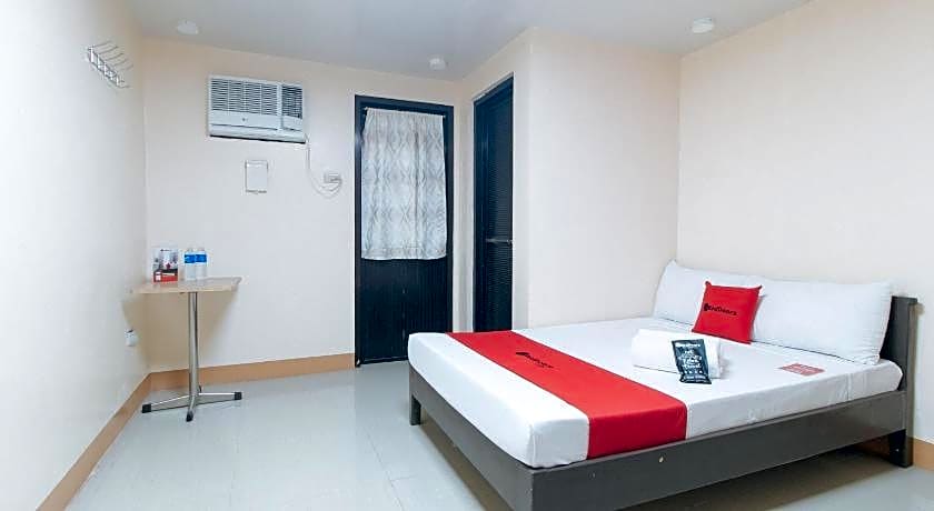 RedDoorz @ Isabelita Hotel Tugegarao
