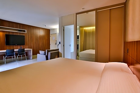 Business Class Suite Queen