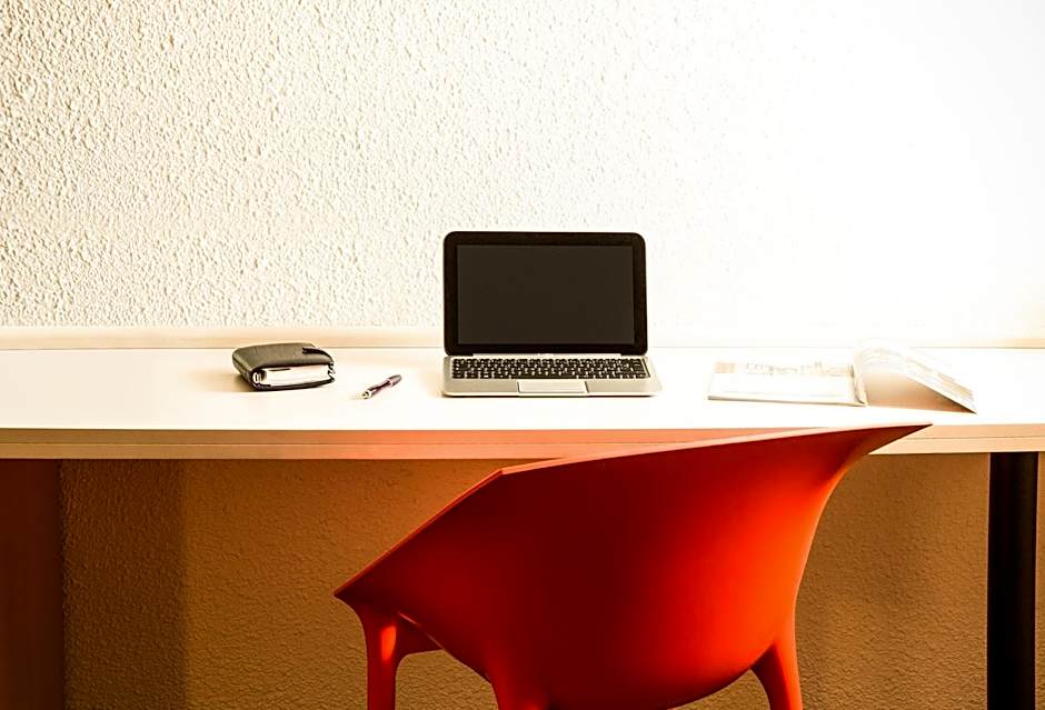 ibis Orly Chevilly Tram 7