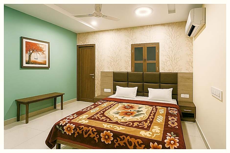 Goroomgo Shree Krishna Hotels Amritsar