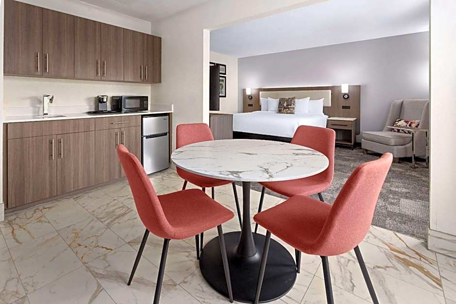 La Quinta Inn & Suites by Wyndham Newnan