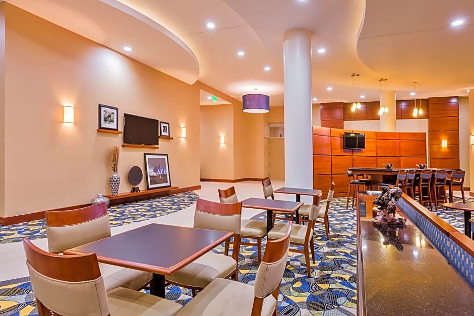 Hampton Inn & Suites Owensboro Downtown Waterfront