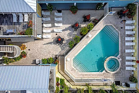 Harbour House at the Inn 207