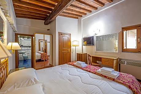 Comfort Triple Room
