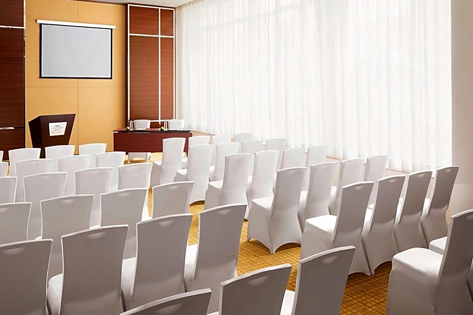 Courtyard by Marriott Kochi Airport