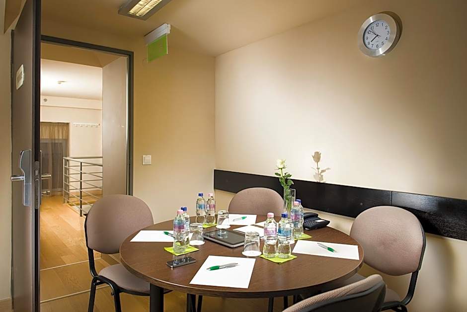 Opera Garden Hotel & Apartments