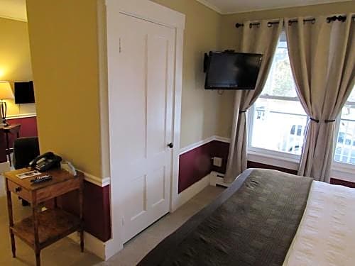 The New London Inn