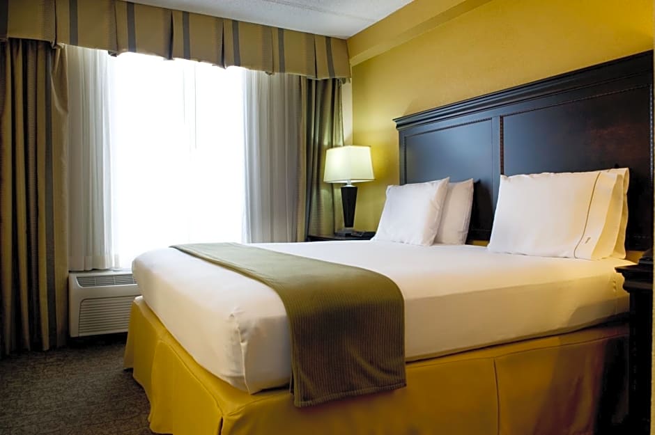 Holiday Inn Express Hotel & Suites Dallas Fort Worth Airport South, an IHG Hotel