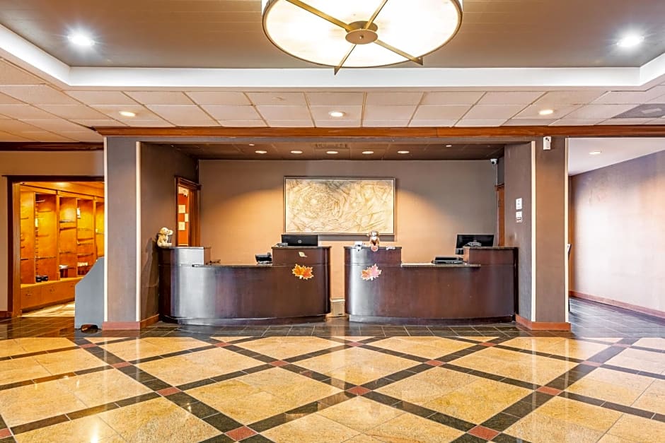 Wyndham Omaha Hotel - West Dodge