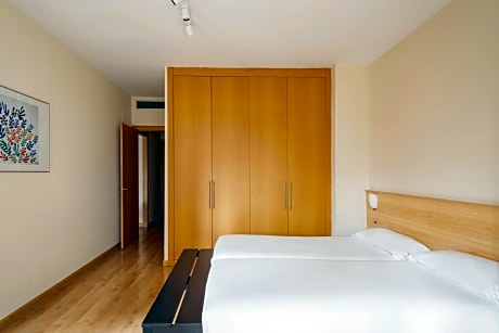 Deluxe Two-Bedroom Apartment