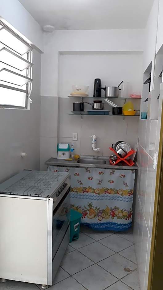 Seu Apto na Praia da Costa 7 Completo Simples e Barato 2Q Ar Cond Geladeira Fogao TV no Centro Bom para Empresas Sem escadas