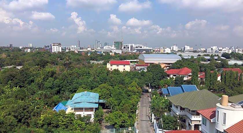 IMPACT - Challenger Muang Thong Thani Serviced Apartment