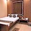 Hotel Shakuntla Palace 400 mts to Vishnupad Temple