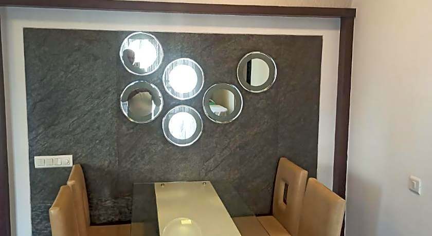 Crest Executive Suites
