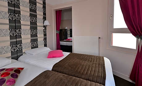 Superior Family Room with Side Sea View