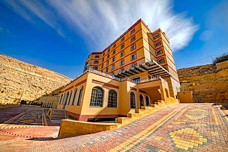Petra Canyon Hotel