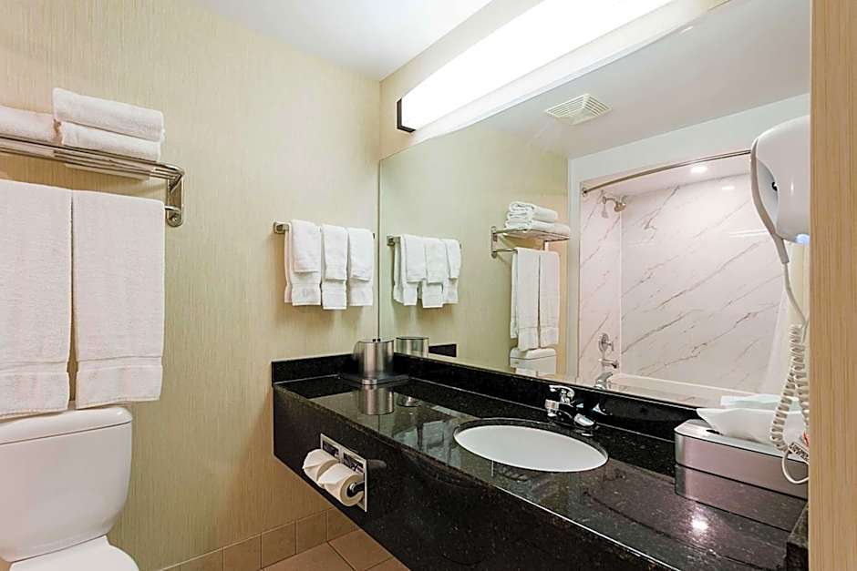 Best Western Inn On The Bay