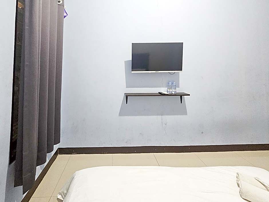 Homestay Sido Joyo near Sunrise Mall Mitra RedDoorz