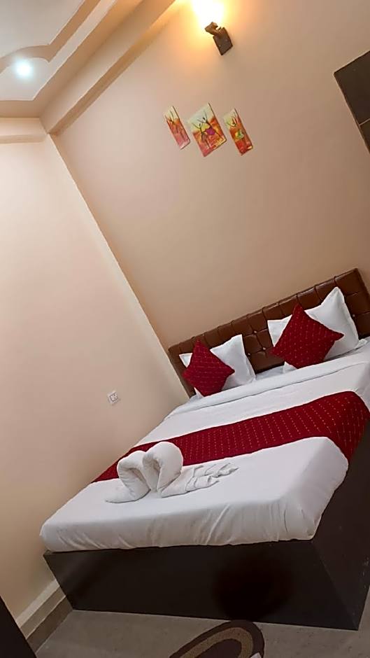 Hotel Chandra Dreams 