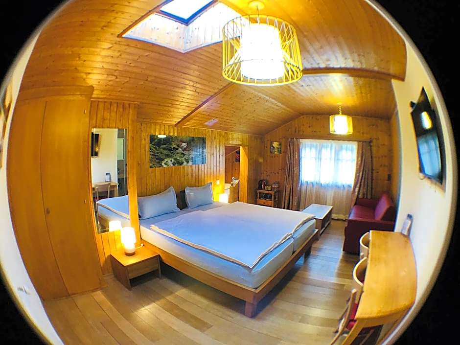 Qi-Lin Hotel Restaurant