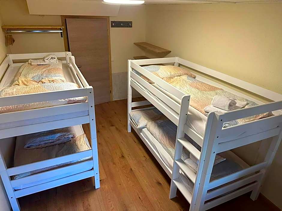 Hostel by Grischalodge