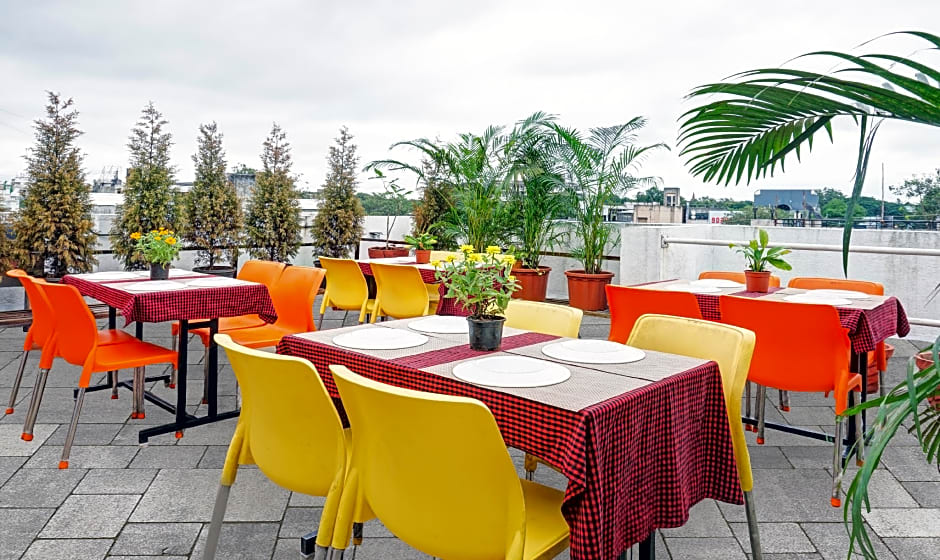 Treebo Trend Classic Grande, Camp