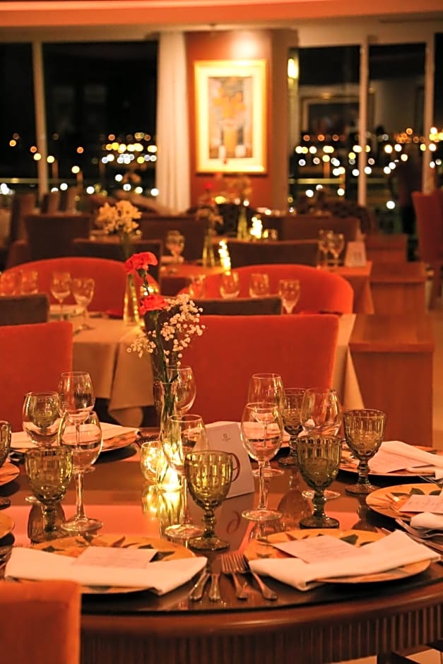 De la Trinidad Hotel