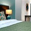 Decanter Hotel