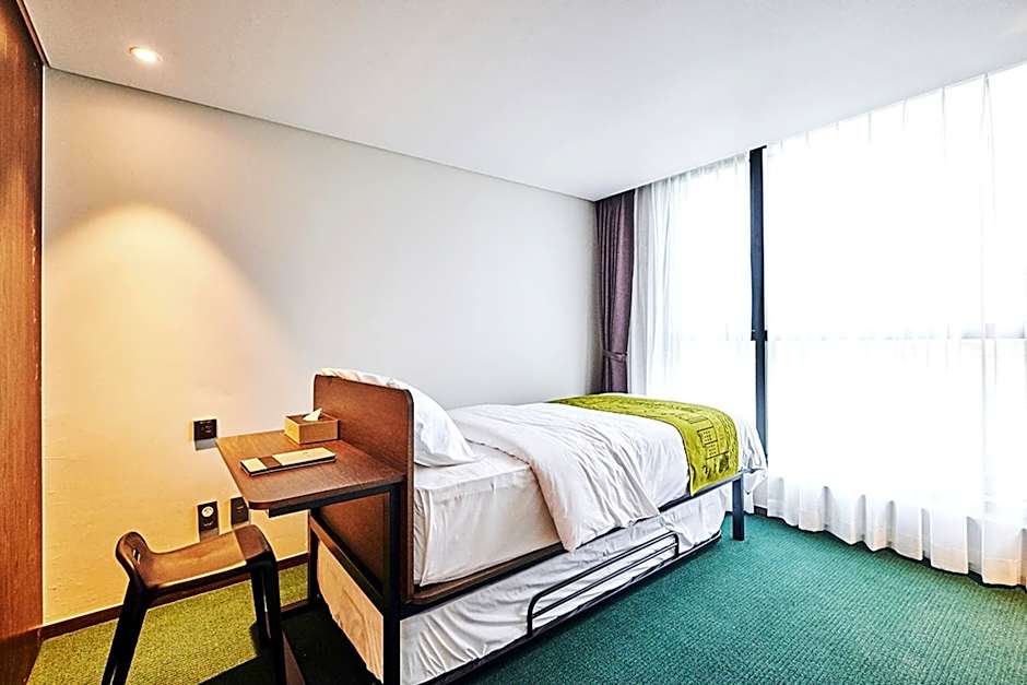 Jeju Pureun Hotel