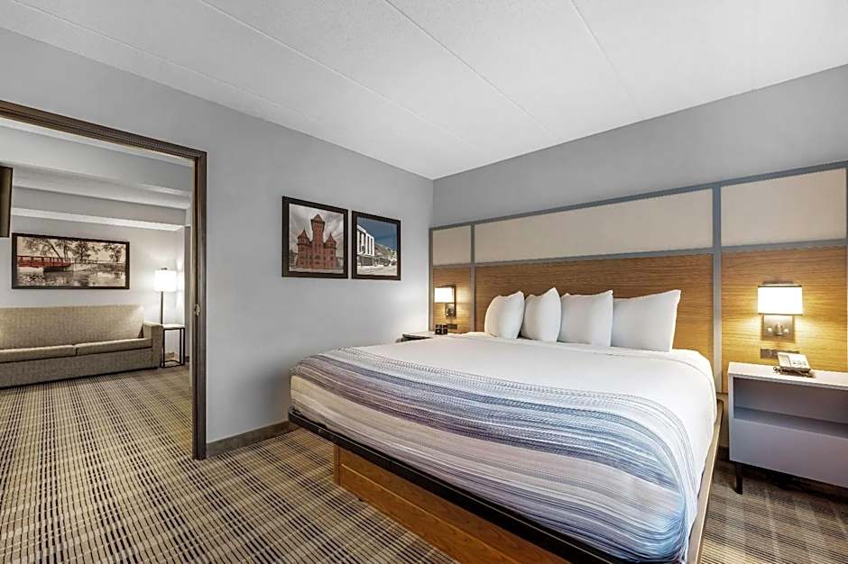 AmericInn by Wyndham Fergus Falls - Conference Center