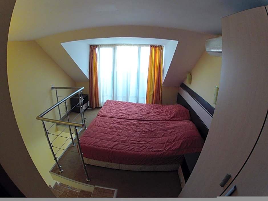 Zdjęcie 1 z 4 — Duplex 2 Bedroom Suite