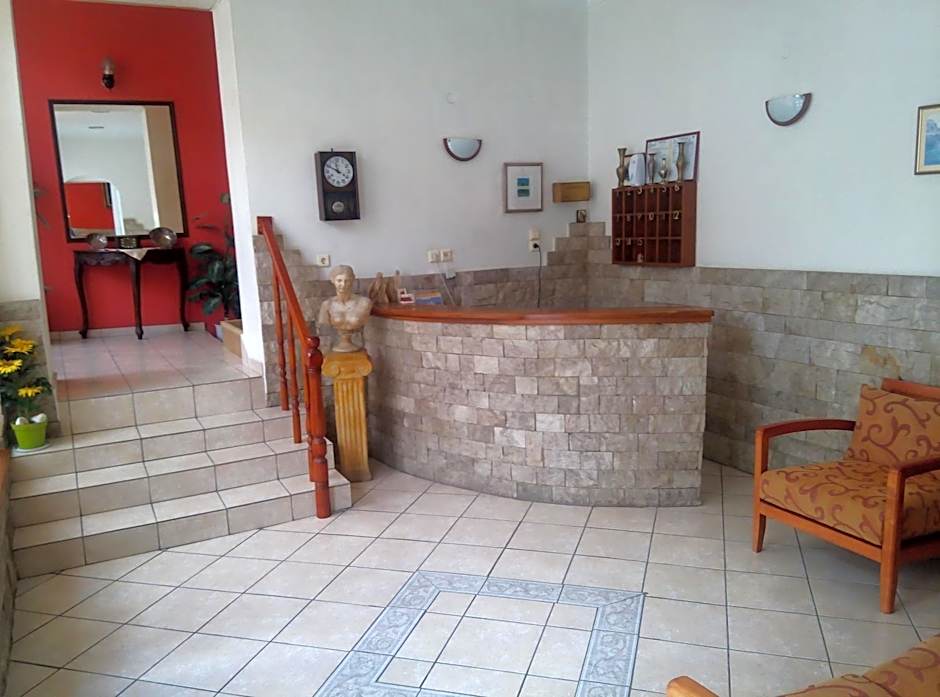 Hera Hotel