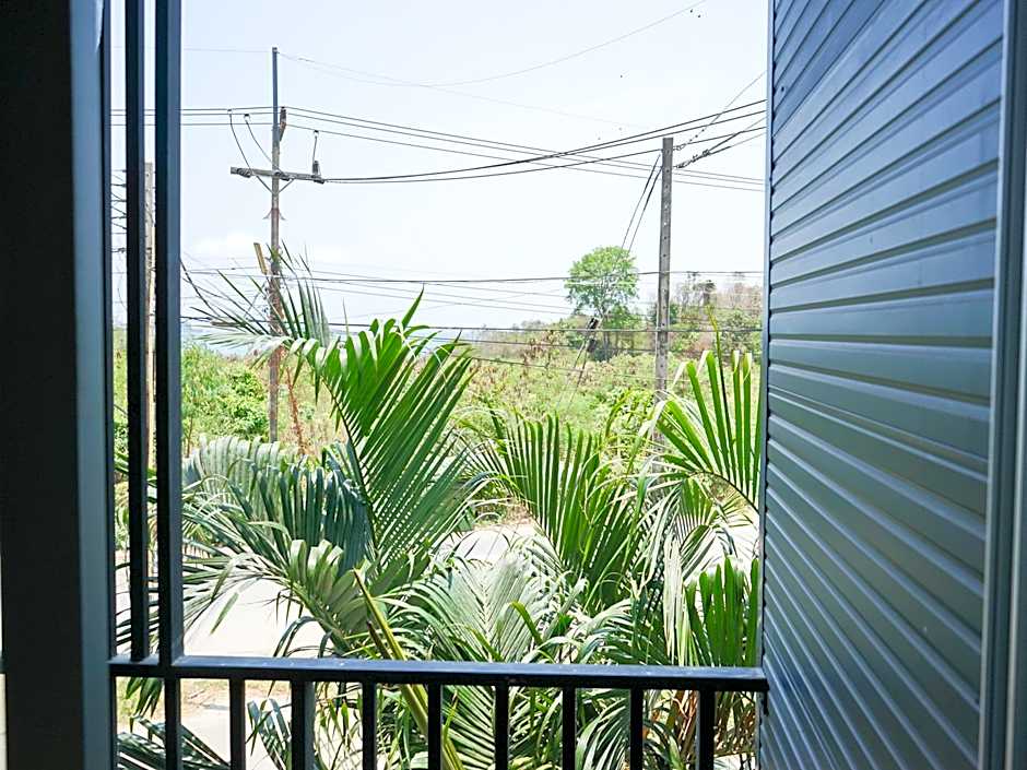 Sea Land View Apartment @ Sriracha