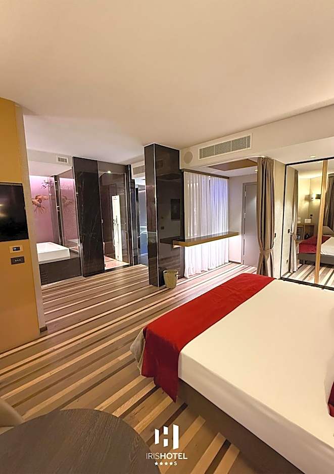 Iris Hotel