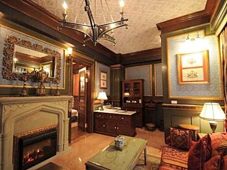 Madrigal Quadruple Room