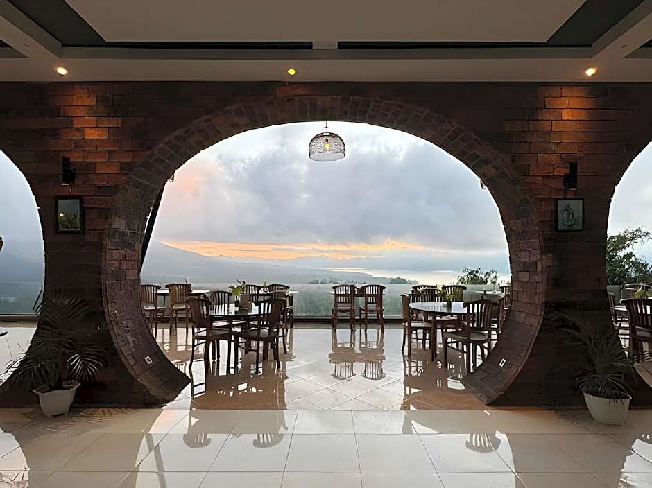 Caldera Hotel & Restaurant