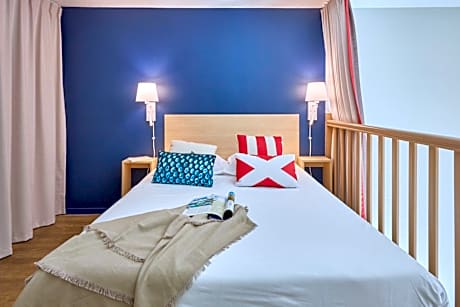 Superior One-Bedroom Duplex Apartment with Balcony (4 People)