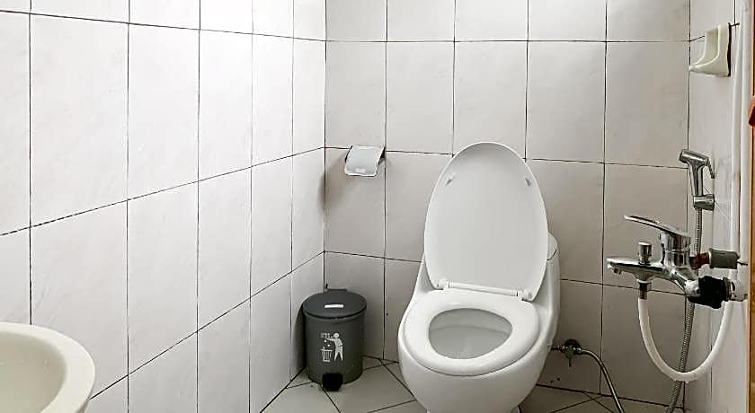 Penginapan Losmen Ayu Pamanukan RedPartner