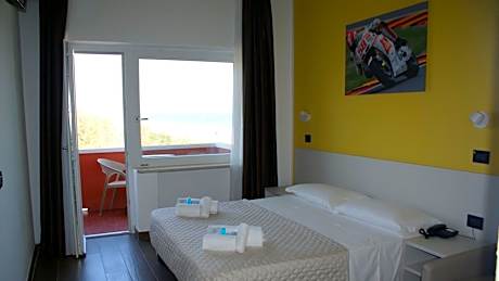 Triple Room with Side Sea View