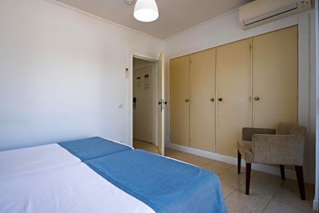 One-Bedroom Apartment with Two Terraces and Garden (4 Adults)