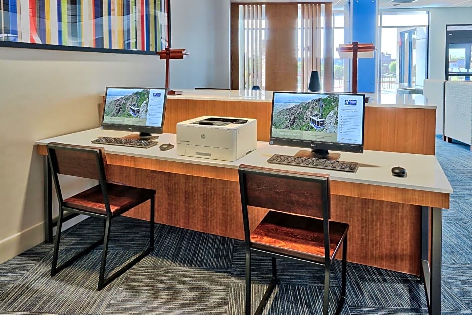 Holiday Inn Express And Suites Albuquerque East By IHG