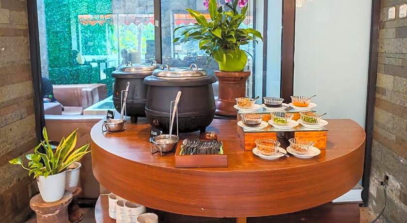 Loji Hotel