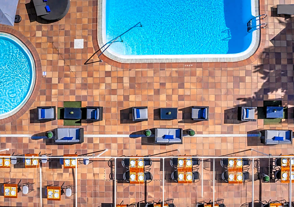 AxelBeach Maspalomas - Apartments and Lounge Club - Adults Only