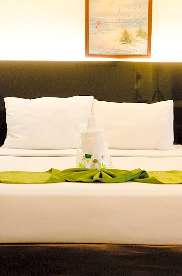 The Ritz Hotel at Garden Oases (Multiple-Use Hotel)