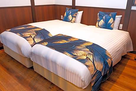 Twin Bed Room with Tatami Area with Mountain view