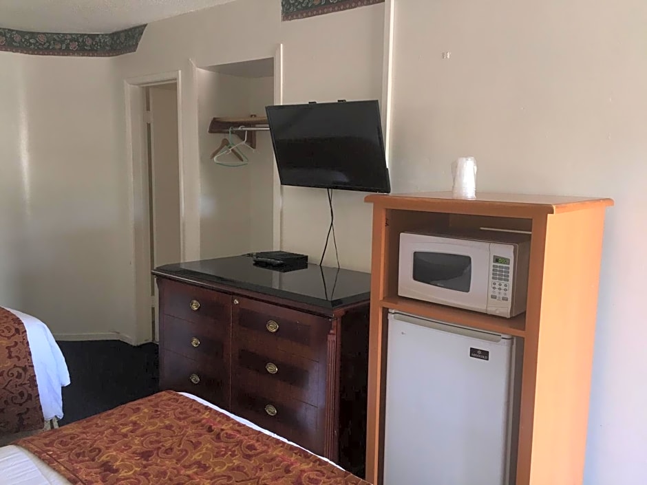 Frontier Motel