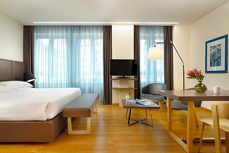 Una Hotel Century