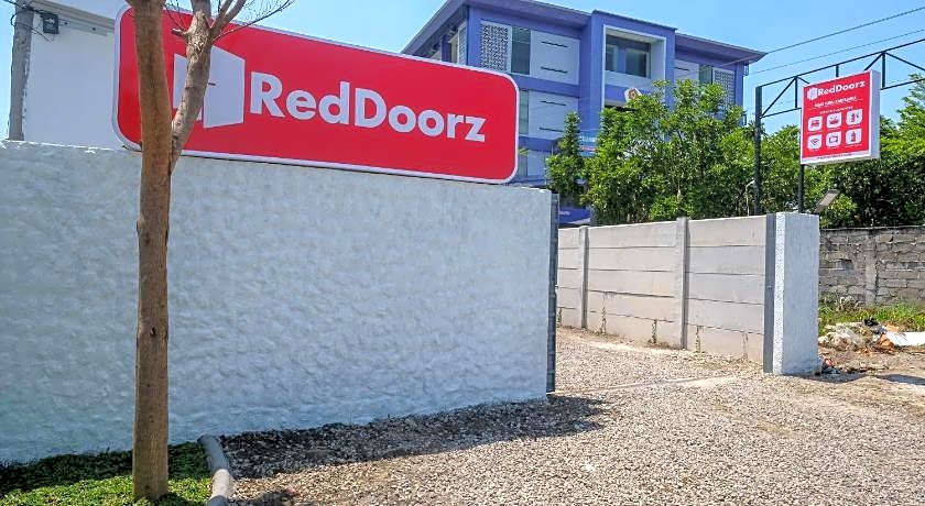 RedDoorz near Tugu Kartasura