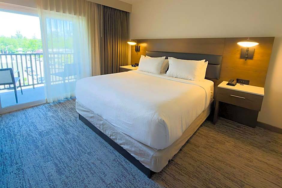 Photo 1 of 6 of 1 King Bed with Sofabed Suite, Balcony